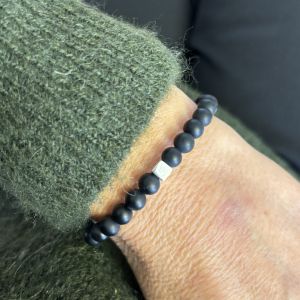 Bracelet surfeur perles agate noire mat et cube (perles au choix)