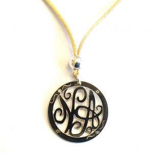 Collier calligraphie  pendentif 30 mm lettres au choix