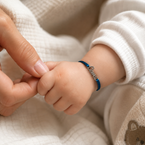 Bracelet prénom court jusqu'à 5 lettres